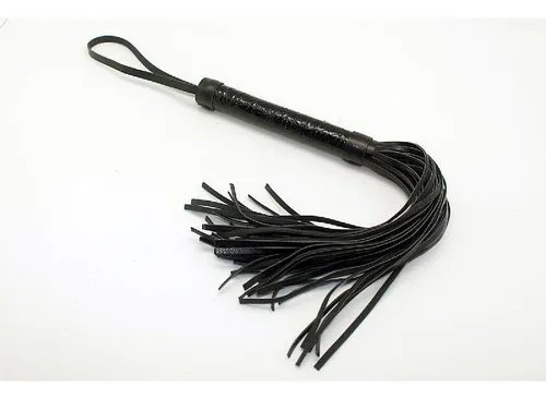 Chicote em couro sintético com franjas de camurça